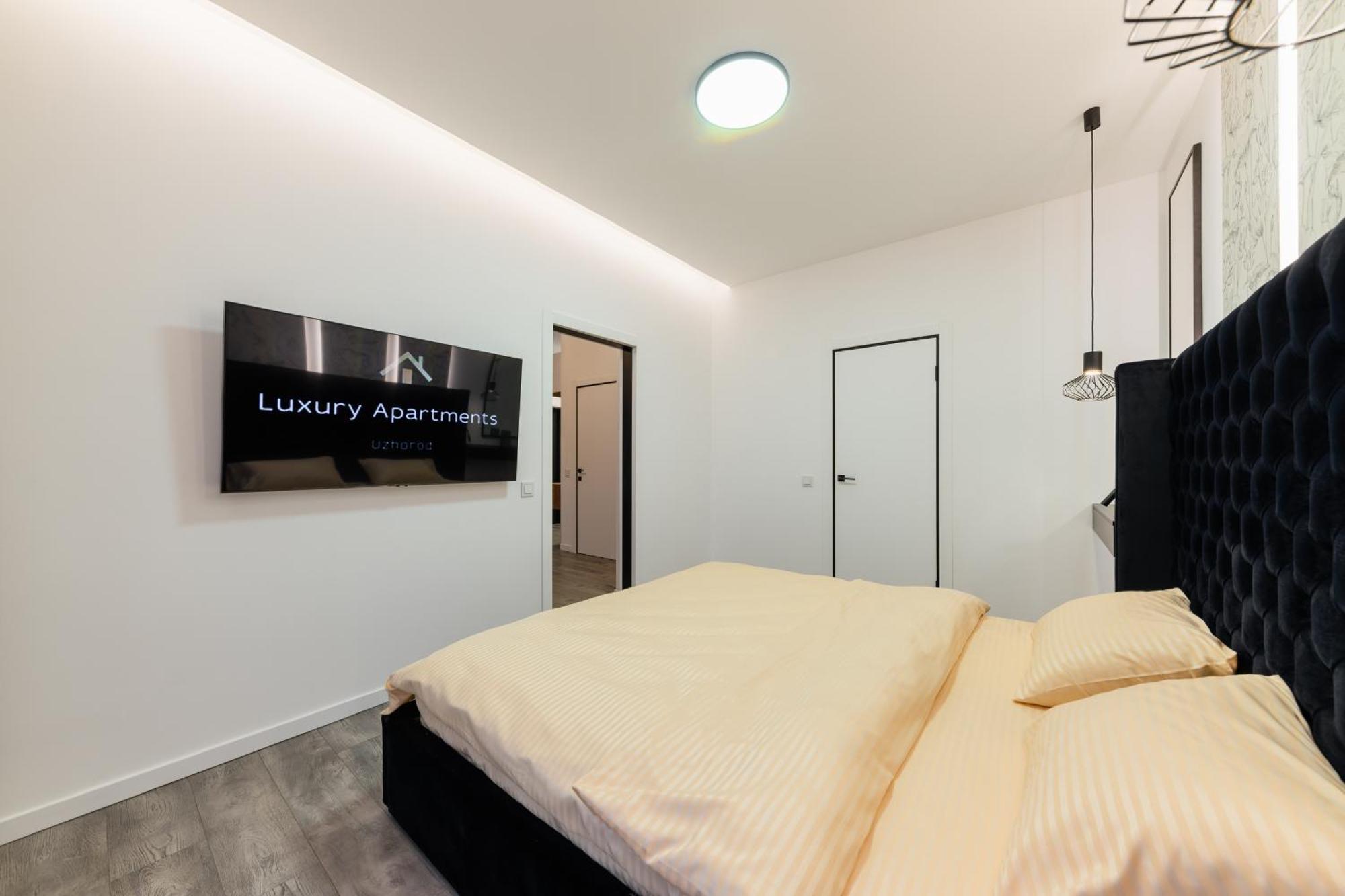 Luxury Apartments Laborca Uzjhorod Exteriör bild